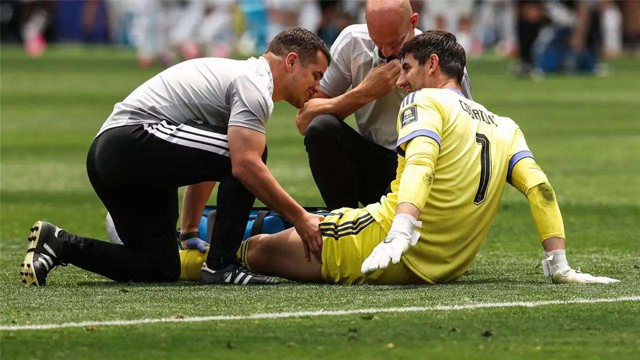 غموض يحيط بمشاركة تيبو كورتوا في افتتاحية ريال مدريد بعد إصابته الدولية